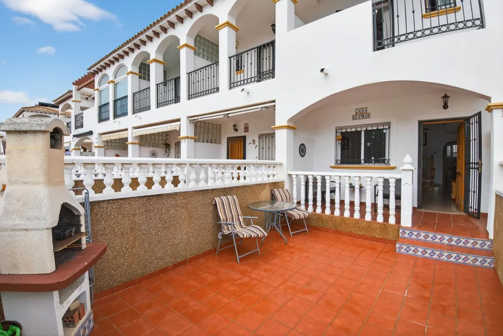 Terrass - Semi-Detached Villa with Sea Views in Punta Prima