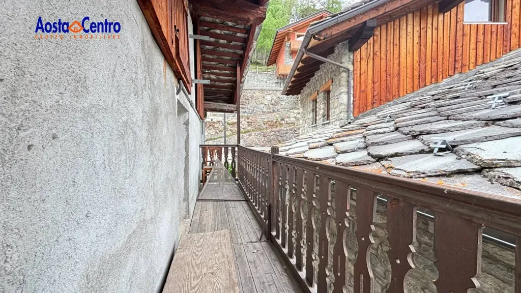 Rõdu - Rustic Casale with Terrace in Vernosse, Oyace