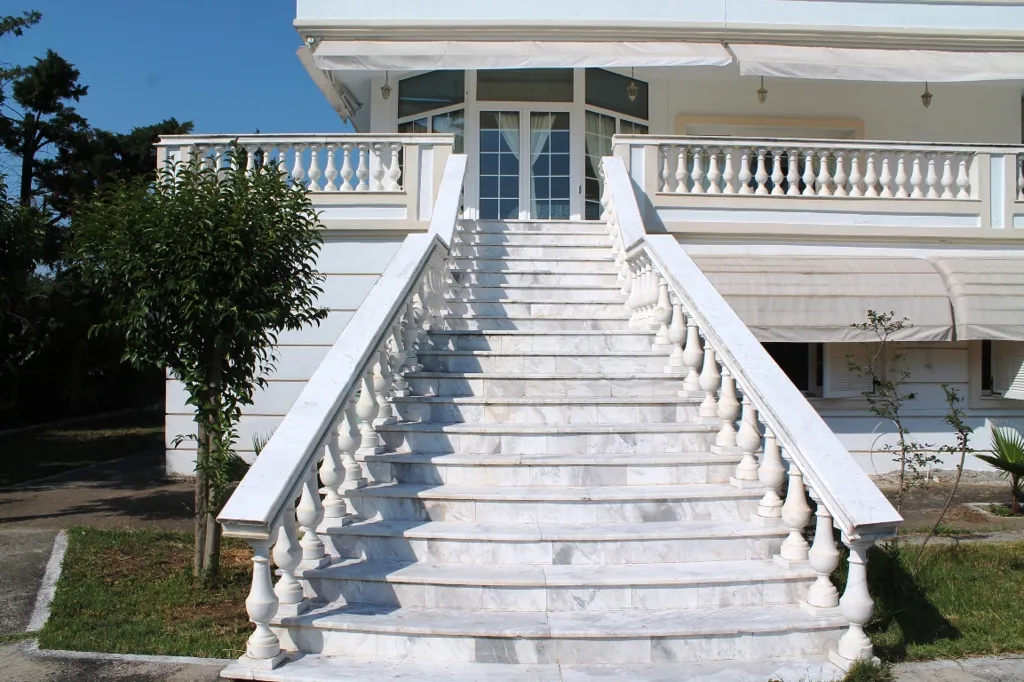 Pièces - 3-Storey Villa with Sea View in Chalkidiki