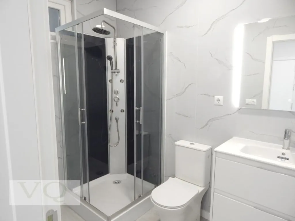 Salles de bain - Renovated Flat with Solar Orientation in Oeiras