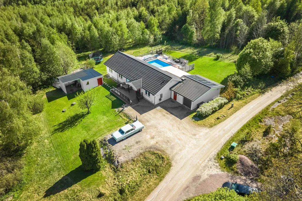 6-toaline maja asukohas Stenungsunds kommun