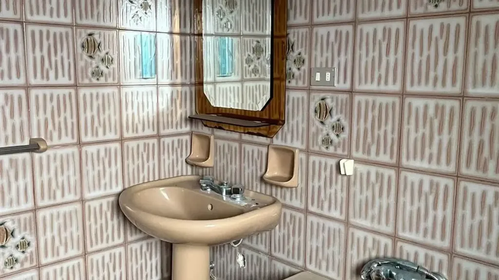 Salles de bain - Villa to Renovate with Sea View in Pachino