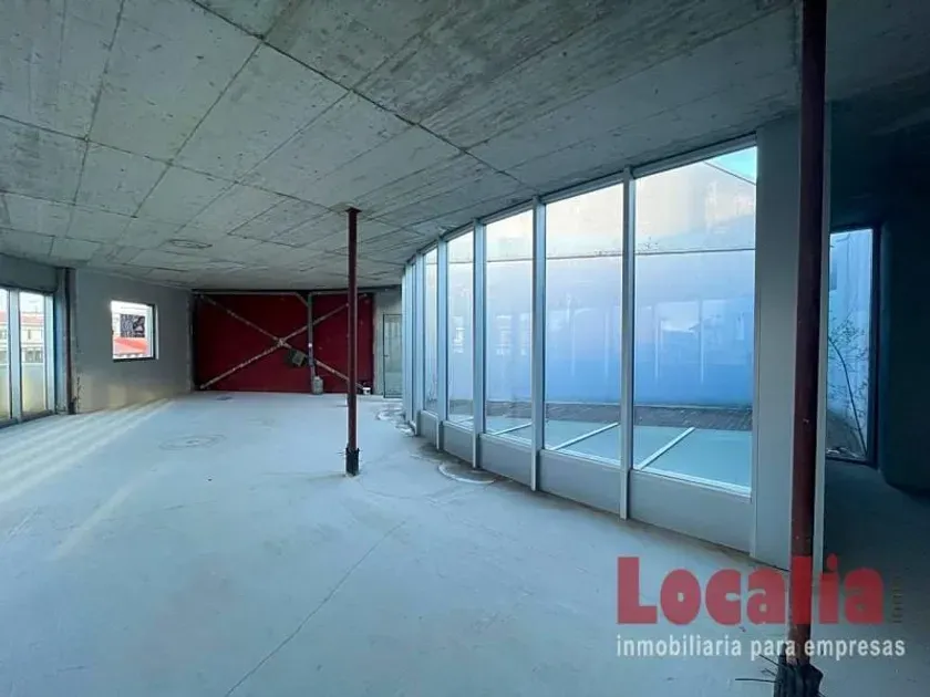 Toad - Modern Office Building in Torrelavega Centre
