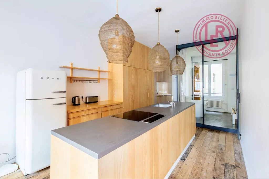 Cuisine - Appartement 2 Pièces avec Hauteur sous Plafond à Paris 10ème