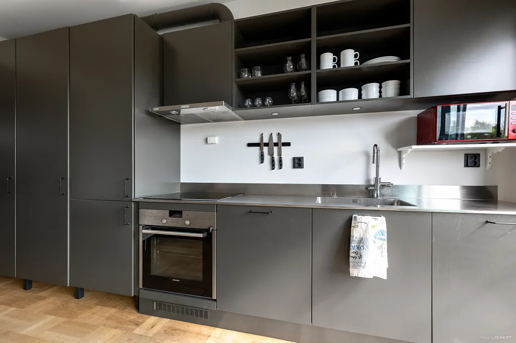 Cucina - Modern Studio Flat with Large Windows in Sollentuna