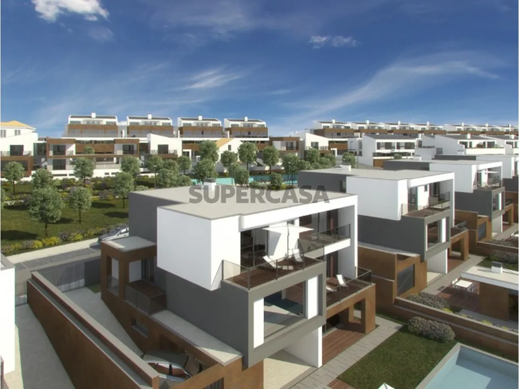 Exterior - Newly Built House with Terrace in Caparica