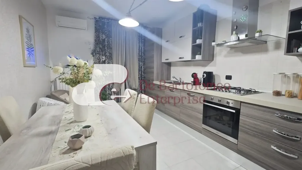 Cuisine - Spacious 3-Room Apartment with Balcony in Bari