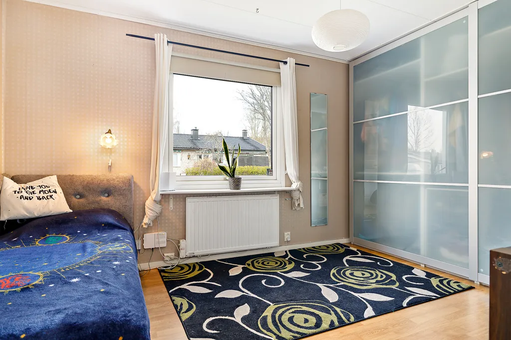 Chambres - Modern Villa with South Terrace in Popular Area
