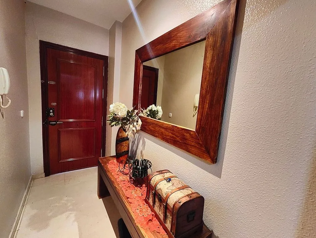 Entrée - Apartment with Balcony in Los Palacios