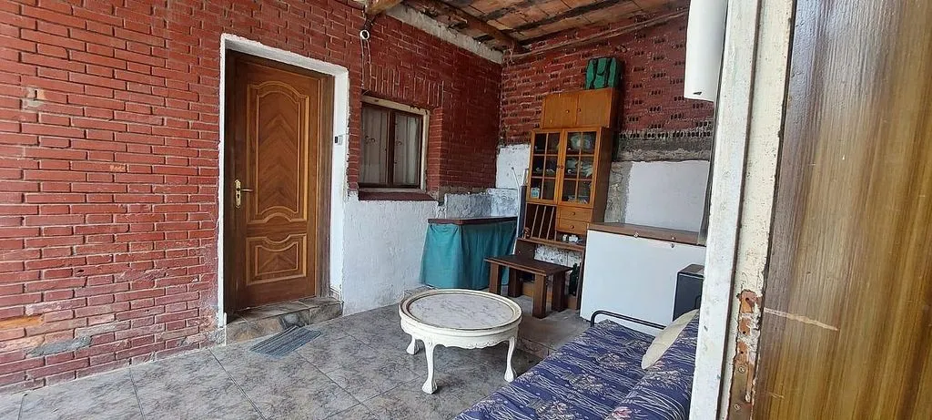 Garage - Rural House with Terrace in Carracedelo