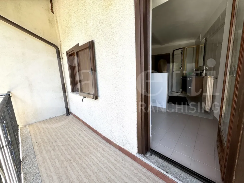 Balcony - Rustic House with Garden in Giaveno