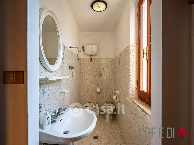 Bathrooms - Rustic Casale with Panoramic Views in Scansano