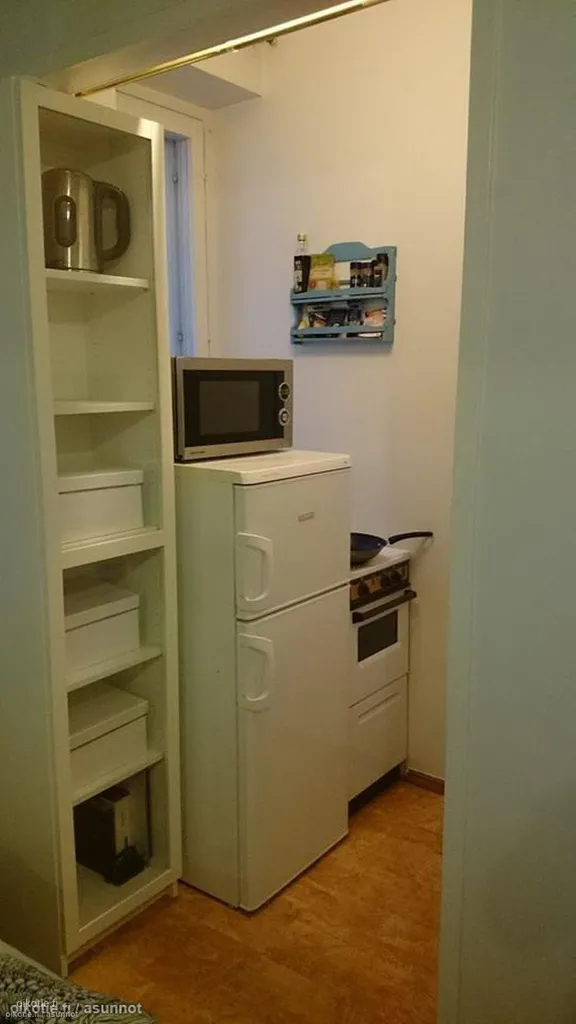 Köök - Studio Flat with Storage in Sörnäinen, Helsinki