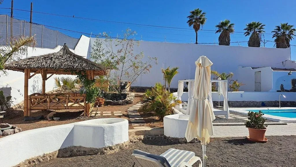 Piscina - Rustic Farmhouse with Pool near Maspalomas