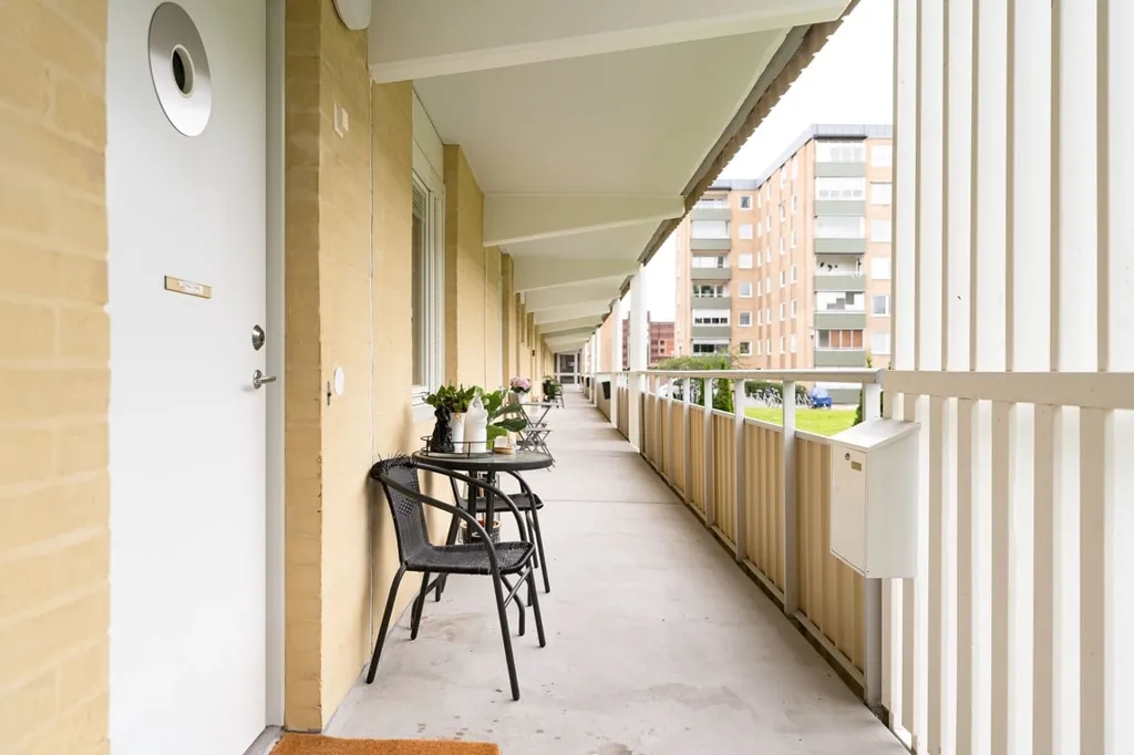 Rõdu - Two-Bedroom Flat with West-Facing Balcony in Gävle