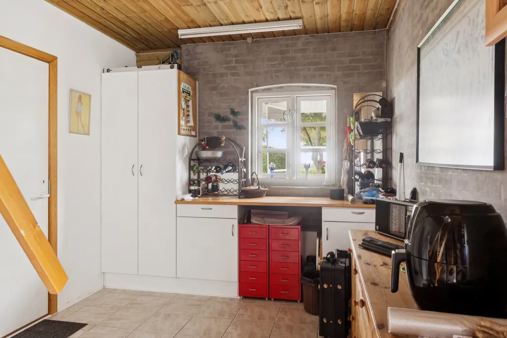 Kitchen - 1912 Villa with Water View in Kalundborg