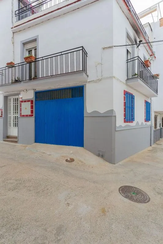 Extérieur - Three-Bedroom House with Terrace in Ítrabo