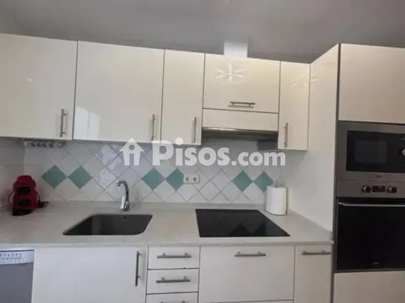Cuisine - Spacious Ground Floor Flat with Garden in Antigua