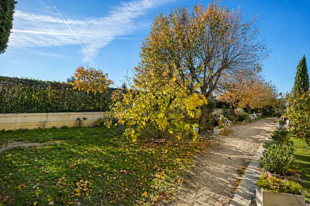 Aed - T4 Apartment with Garden View in Marseille
