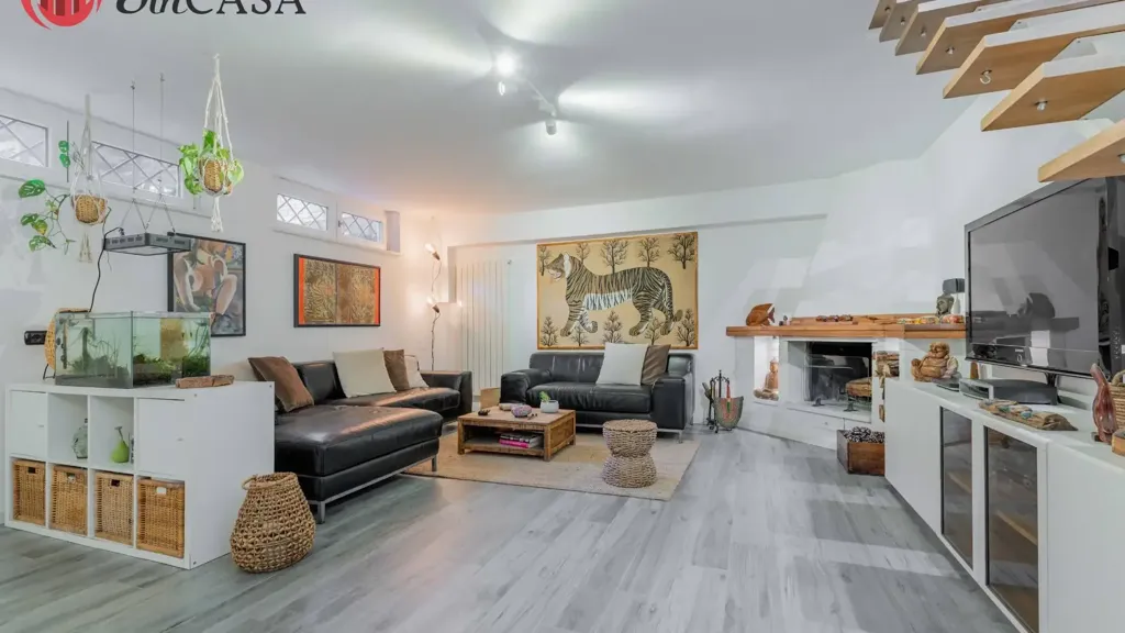 Elutuba - Rear-Accessioned Villa with Pool in Cerveteri