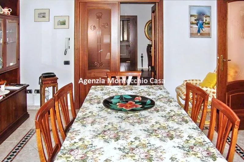 Söögituba - Triplex Villa with Private Garden in Montecchio