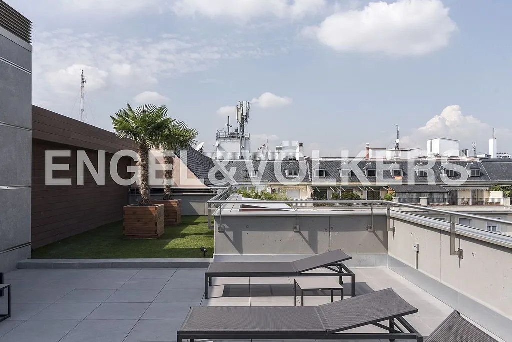 Terrazza - 3-Bed Apartment with Pool in Ríos Rosas