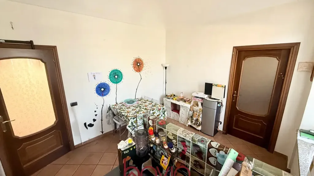 Dining Room - Quadrilocale with Private Courtyard in Regio Parco, Turin