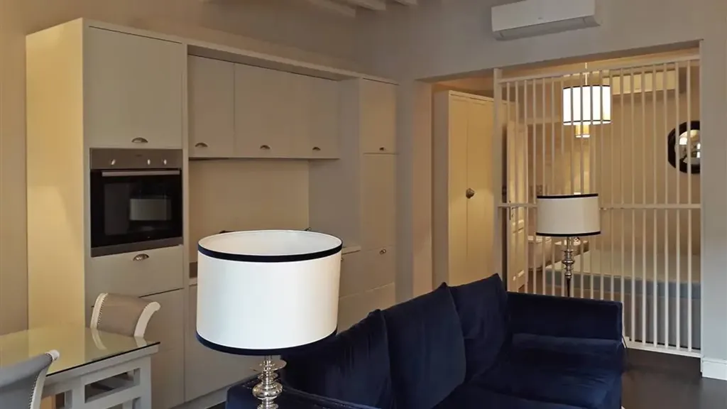 Elutuba - Modernised 2-Bedroom Flat in Florence