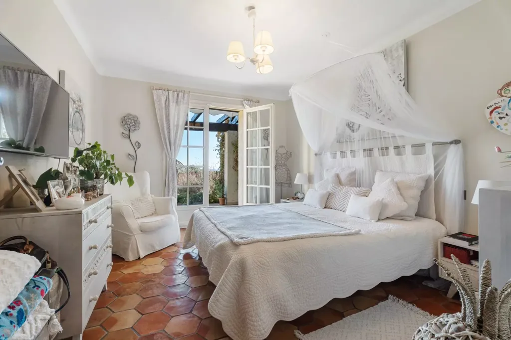 Bedrooms - Villa with Sea View in Grasse