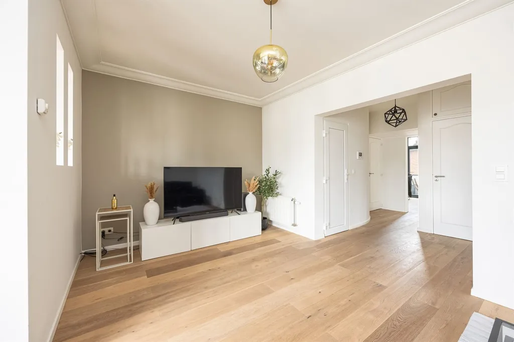Soggiorno - Renovated Apartment with Terrace in Merksem