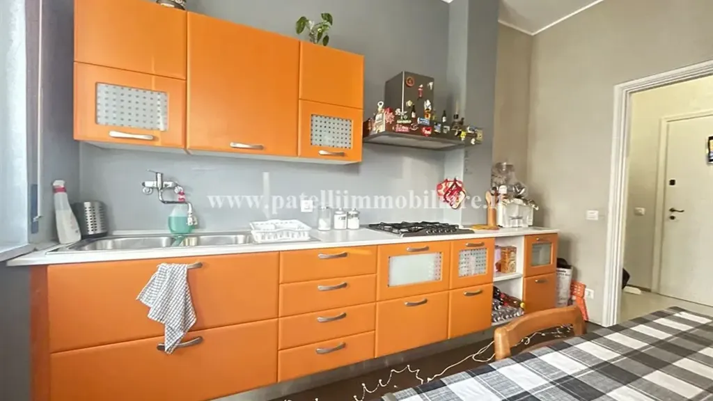 Köök - Rented 3-Bedroom Apartment in Almé