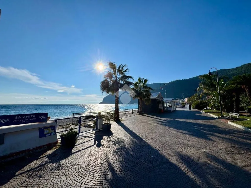 Quadrilocale with Sea View Balcony in Noli