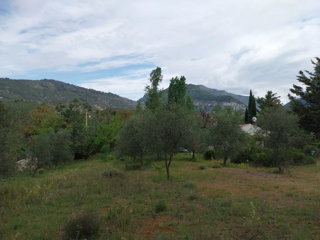 Jardin - Maison de Plain-Pied avec Vue Panoramique à Lucéram