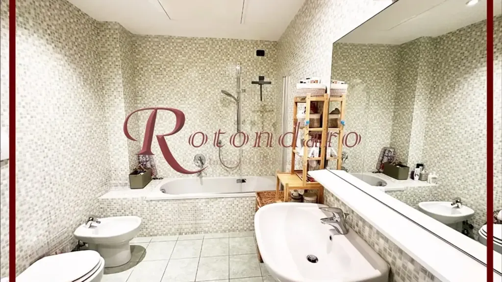 Vannitoad - Penthouse Apartment with Double Exposure in Milan