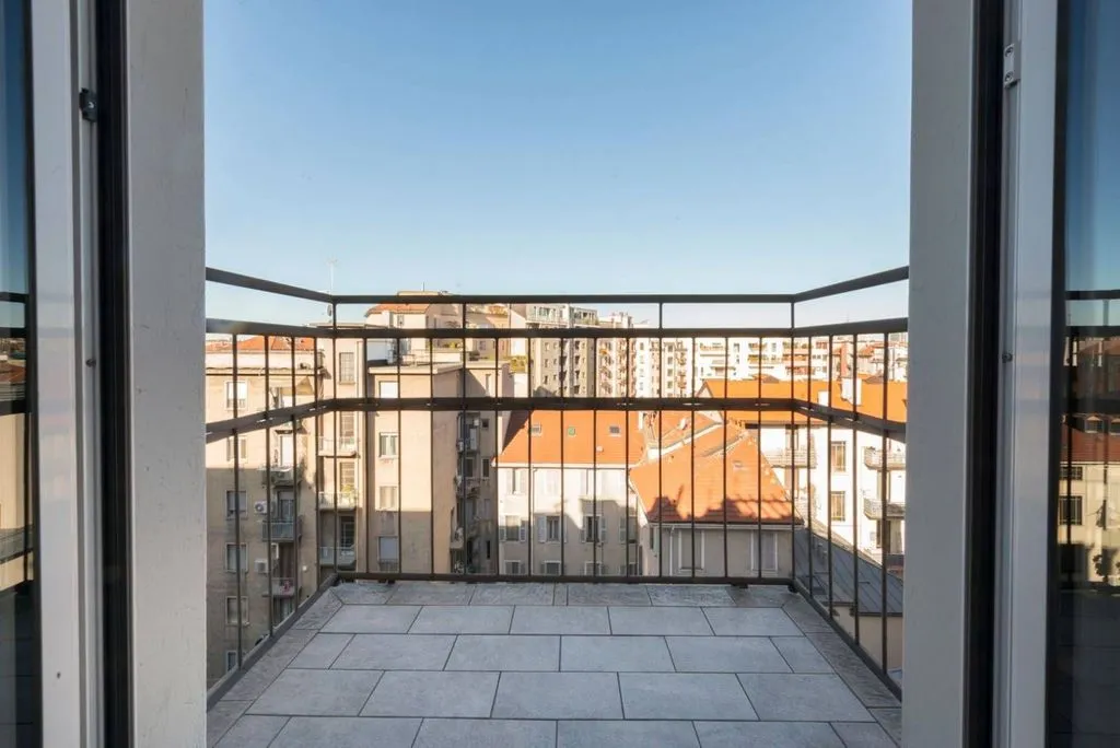 Balcon - Luxury Penthouse with Double Balcony in Milan