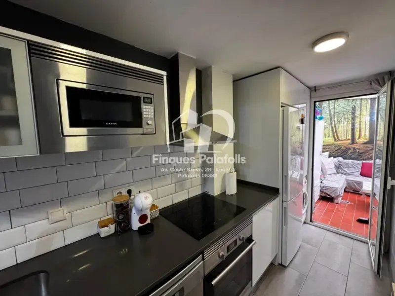 Cuisine - Modernised Apartment with Balcony in Blanes