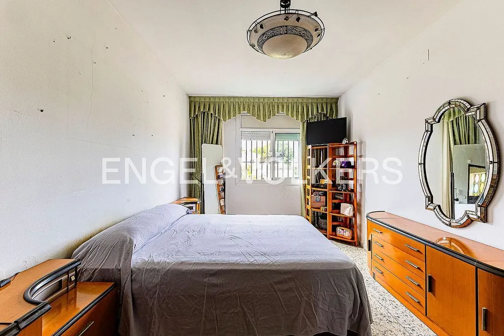 Magamistoad - Single-Storey Chalet with Pool in El Parc de Cubelles