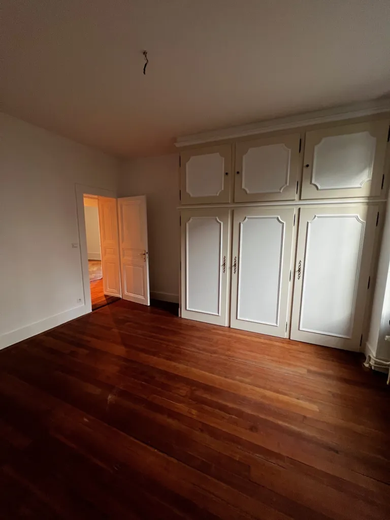 Toad - 3-Bed Flat with Sea View in Evian Centre