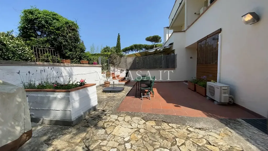 Terrasse - Trilocale with Garden in Pisa