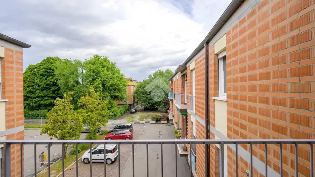 Rõdu - 4-Bedroom Apartment with Balcony in Bologna