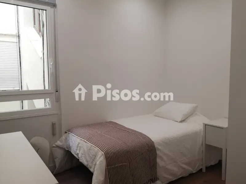 Bedrooms - Fully Furnished Flat with Balcony in Chamberí