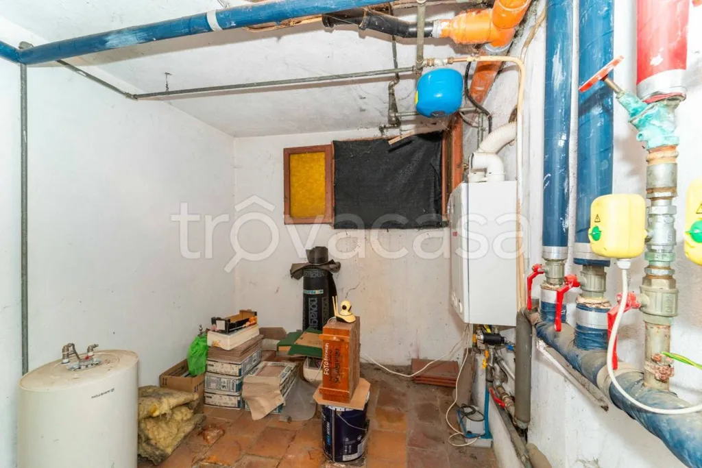 Utility Room - Elegant Villa with Private Garden in Chieri