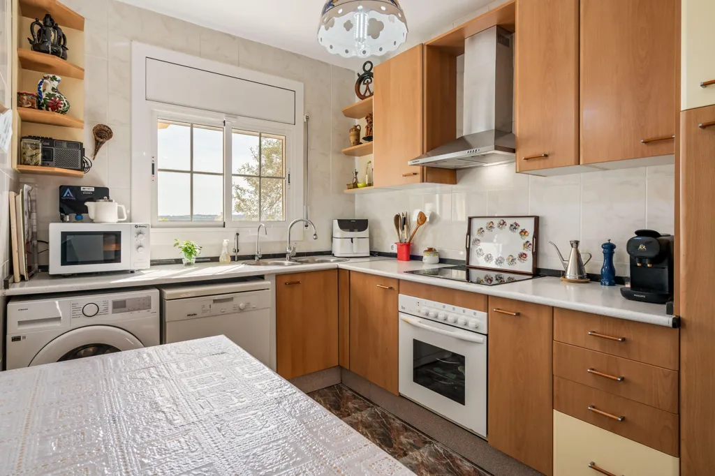 Kitchen - Independent House with Montserrat Views in Abrera