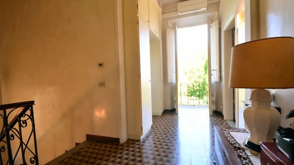 hallway_entrance
