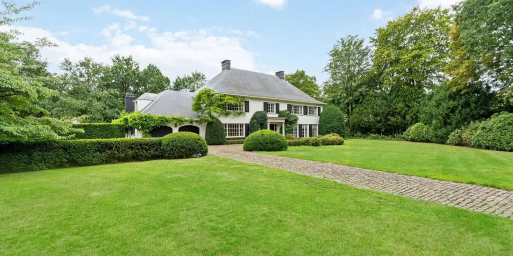 Garden - Villa with Pool in Brasschaat Centre