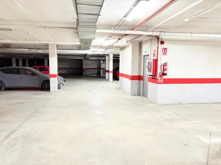 Garage - Apartment with Private Parking in Ponferrada
