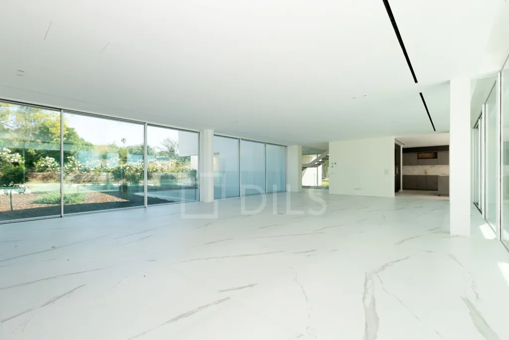 Living Room - Contemporary T5 with Pool in Loulé