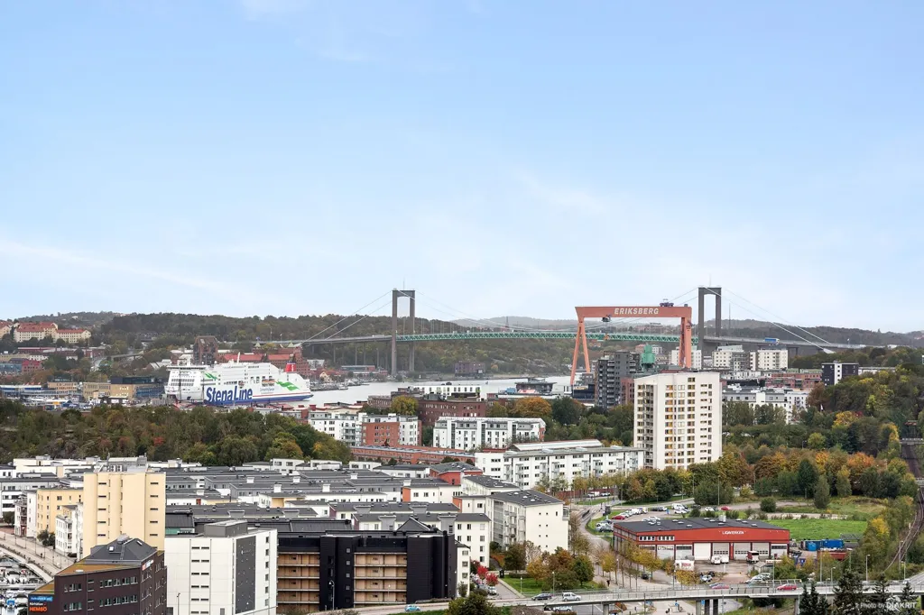 Apartment with Large Balcony in Centrala Hisingen