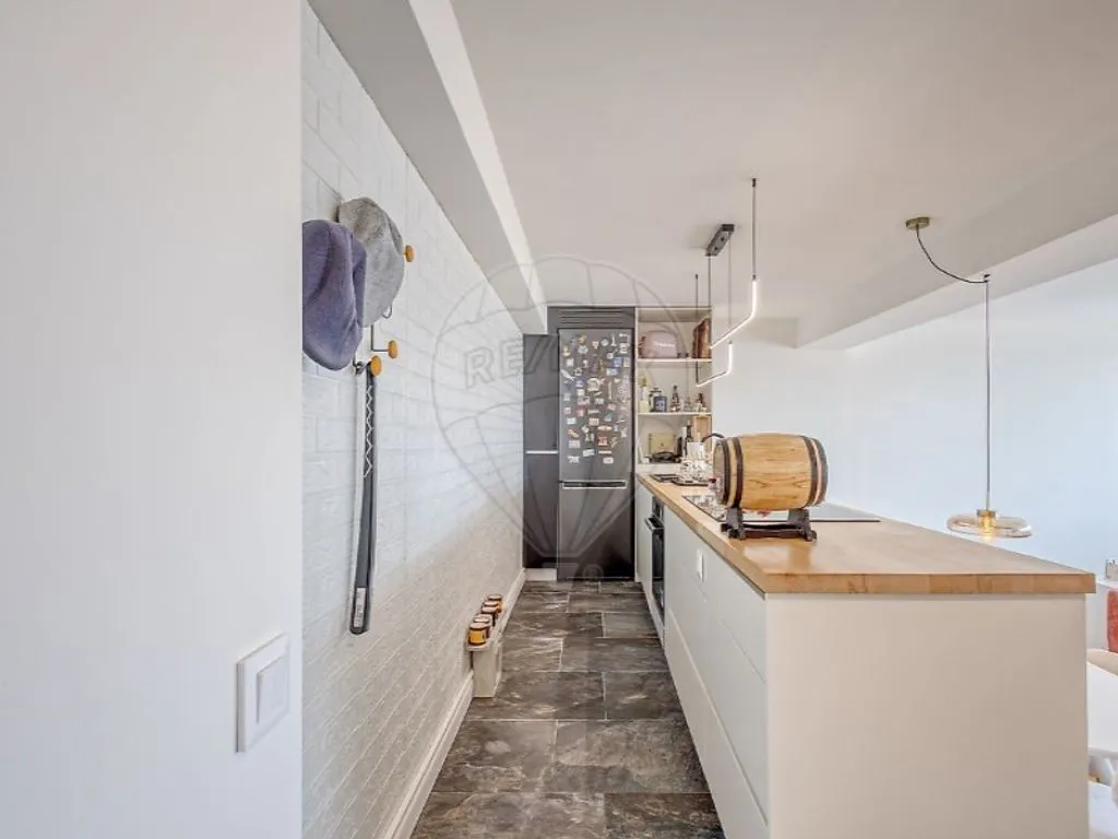 Cuisine - Rehabilitated Bi-Family House in Matosinhos