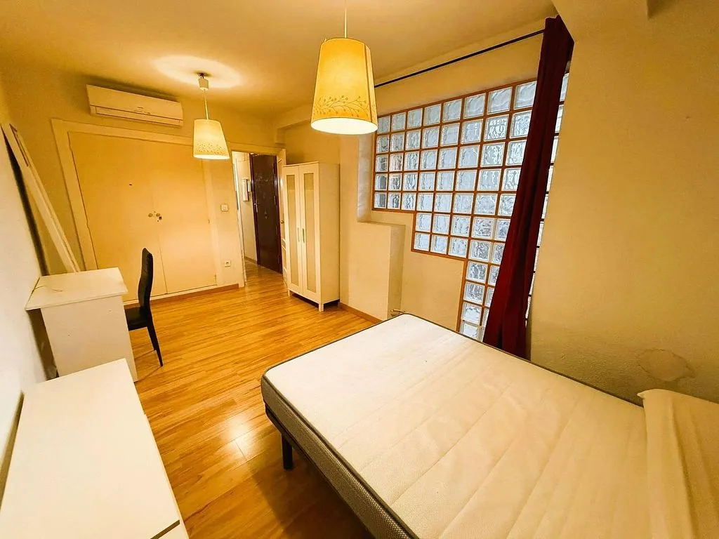 Magamistoad - City Centre Apartment with Balcony in Sagrario